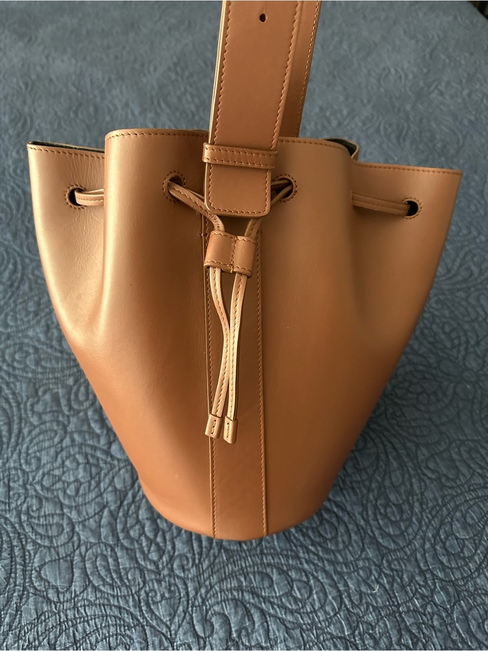 RARE! SEZANE Marcel Bucket Bag Chocolate Brown Smooth Leather - Picture 14 of 17